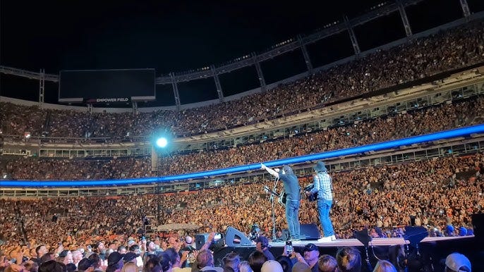 Foo Fighters - Their biggest ever show in the USA! - Live in Denver (4K)  Almost Full Set (Front Row)