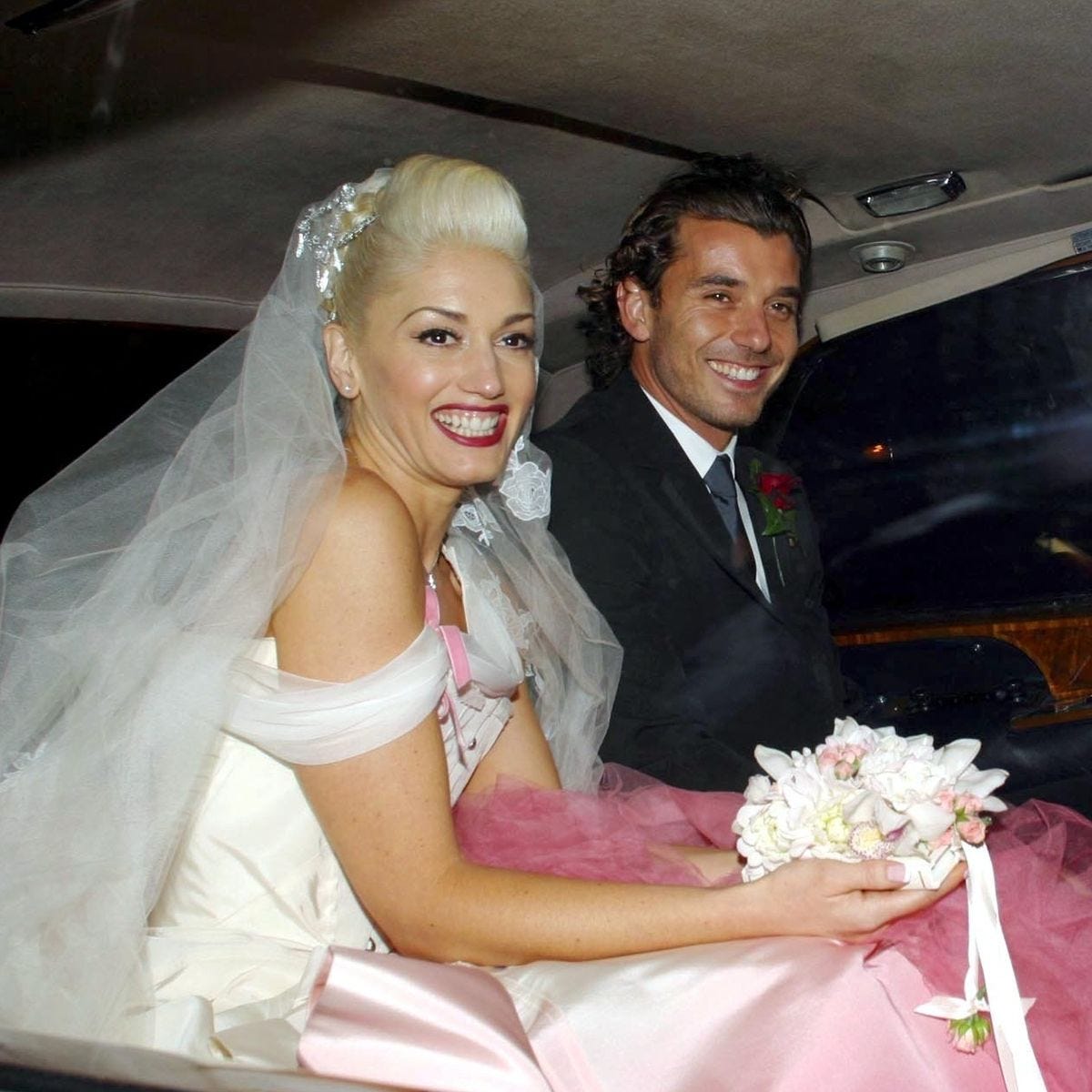 Gwen Stefani's lavish first wedding - edible roses, 'romantic' dress code  and dog at altar - The Mirror