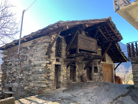 Hiking in Italy: mule track, sanctuary of Machaby, village Machaby, Forte Machaby, (Arnad)