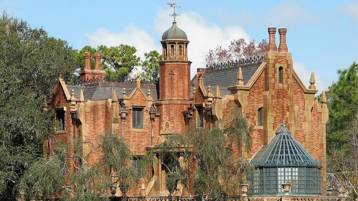 The Haunted Mansion at Magic Kingdom in 2008. Image: Benjamin D. Esham via Wikimedia Commons