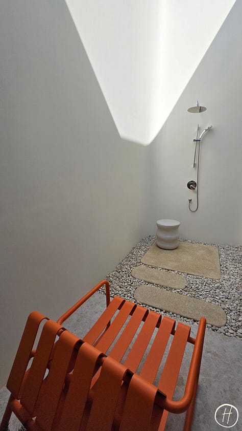 Deluxe One Bedroom Suite with Private Pool: The Bathroom