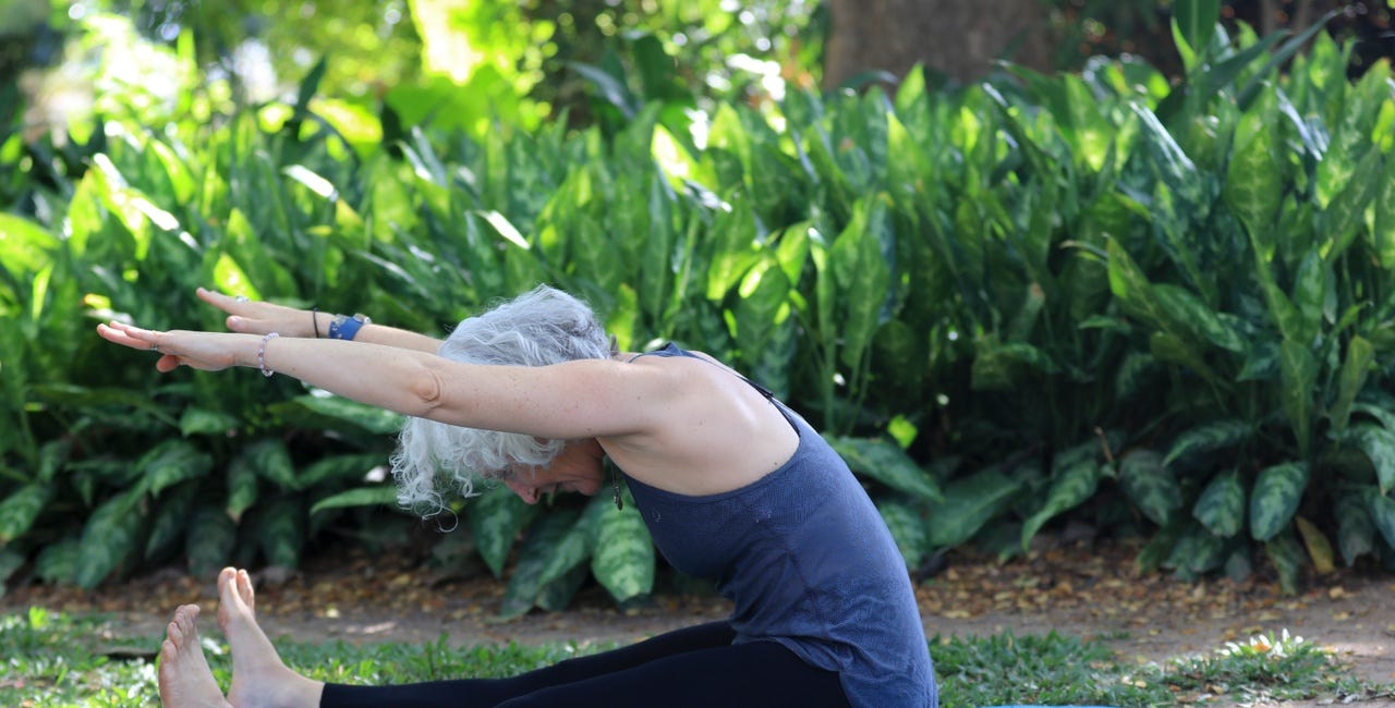 Exercise Dive: Pilates Spine Stretch