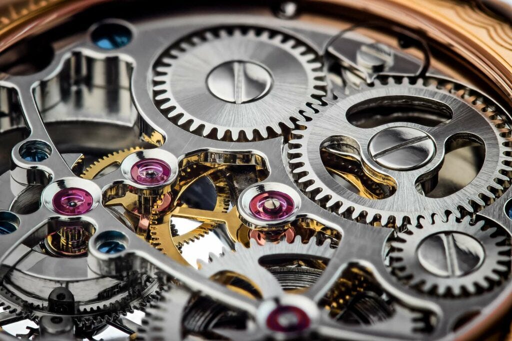 OROLOGIO MECCANICO: COME FUNZIONA E COSA C’È DA SAPERE OROLOGIO MECCANICO: COME FUNZIONA E COSA C’È DA SAPERE
