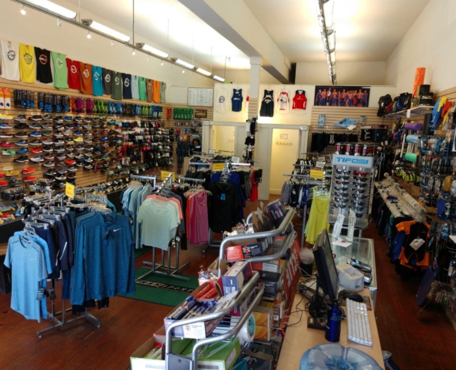 Image of Transports Running Store interior.