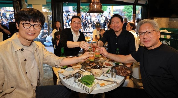 From left, Naver Chairman of the Board Lee Hae-jin,LG Group Chairman Koo Kwang-mo, SK Group Chairman Chey Tae-won, and Nvidia CEO Jensen Huang make a toast with 'somaek,' a blend of soju and beer, at a pork belly restaurant in Mapo District, Seoul, Friday. Joint Press Corps From left, Naver Chairman of the Board Lee Hae-jin,LG Group Chairman Koo Kwang-mo, SK Group Chairman Chey Tae-won, and Nvidia CEO Jensen Huang make a toast with 'somaek,' a blend of soju and beer, at a pork belly restaurant in Mapo District, Seoul, Friday. Joint Press Corps
