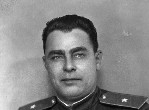 Что на самом деле делал Брежнев в молодости - Русская семерка Что на самом деле делал Брежнев в молодости - Русская семерка
