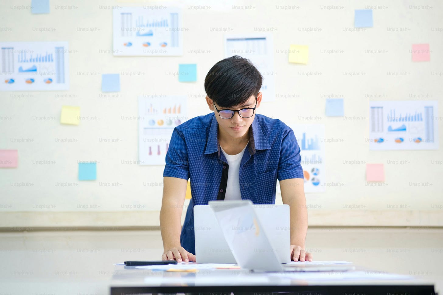Businessman planning and analyse investment marketing data.