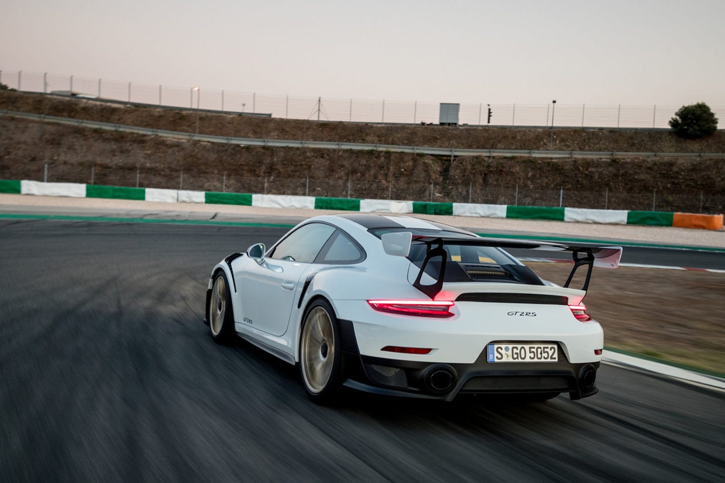 911 GT2 RS White - The new Porsche 911 GT2 RS