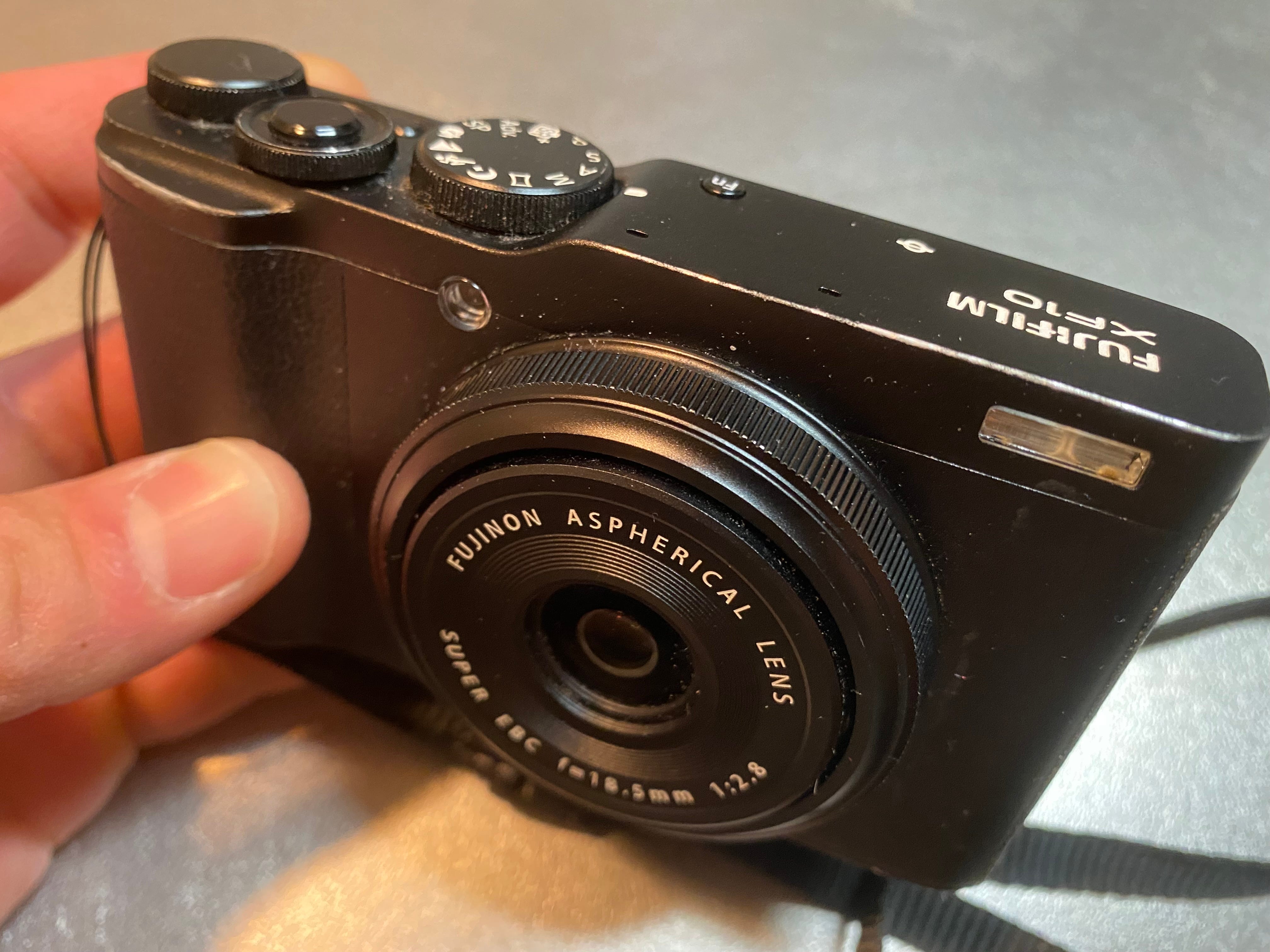 7 Reasons the Fujifilm XF10 Crushes the Ricoh GR III