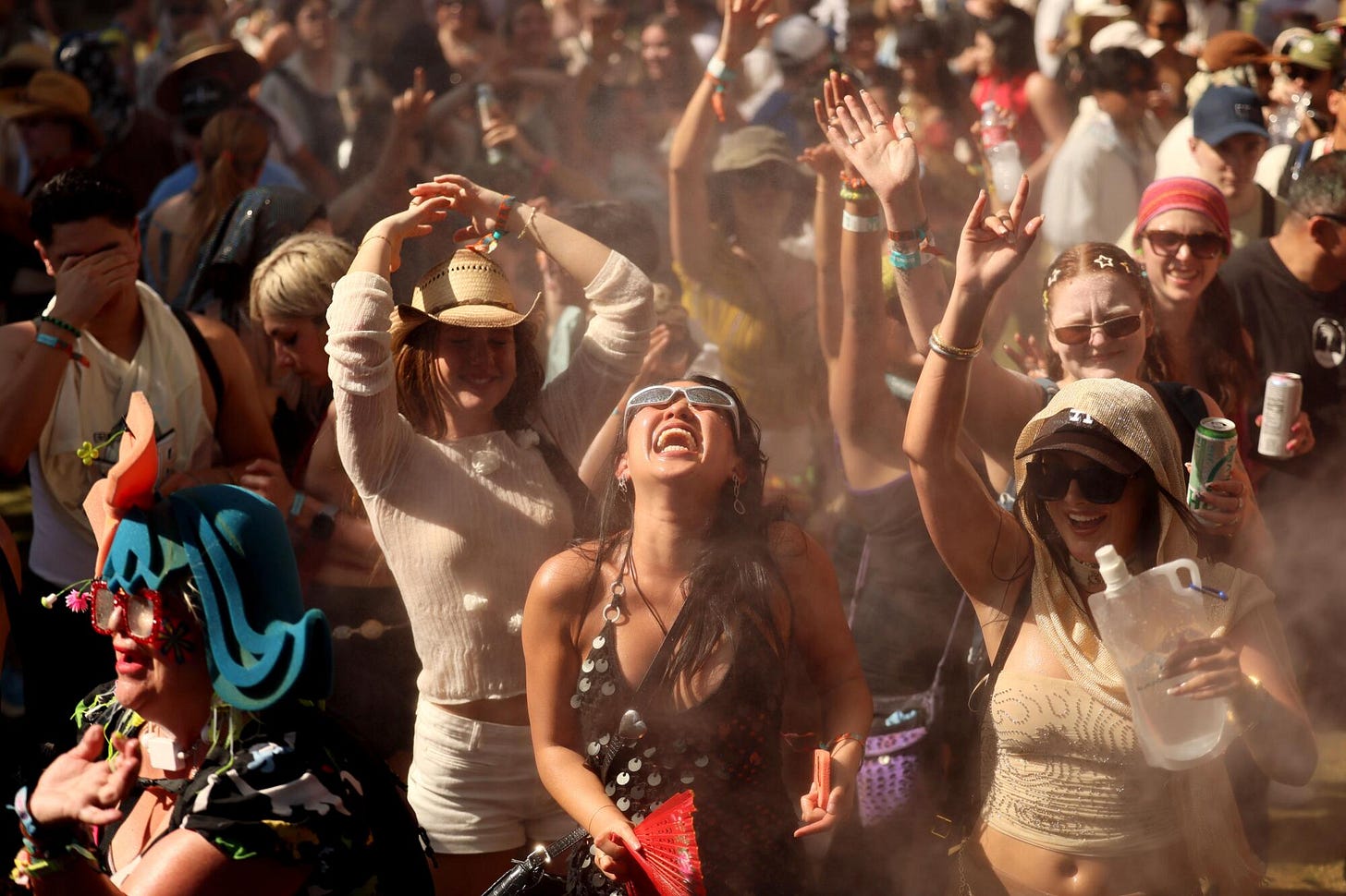 Photos: Scenes from the 2025 Coachella Valley Music and Arts Festival - Los  Angeles Times