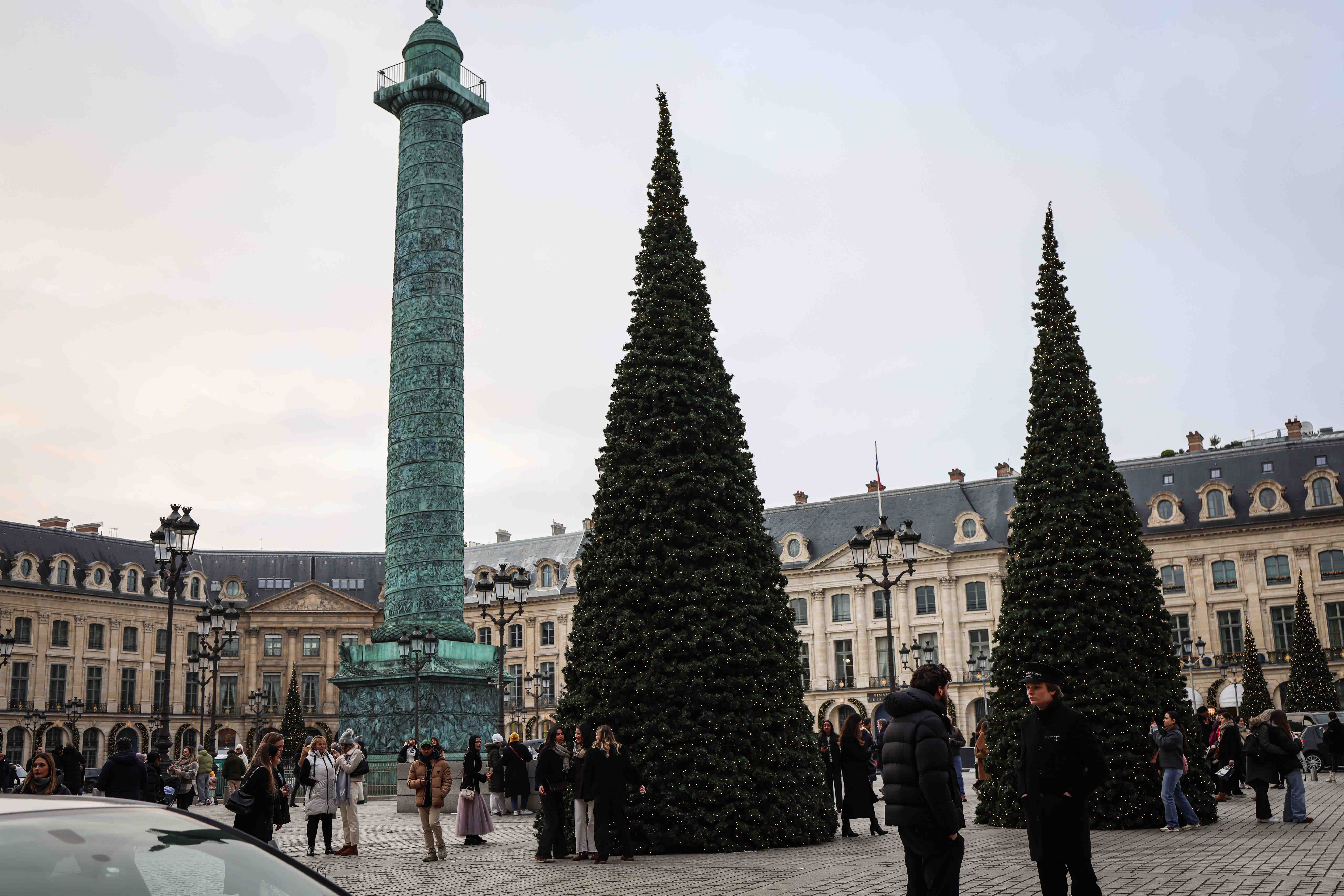 A Magical Christmas in Paris : My Secret Spots, Family Traditions… and ...