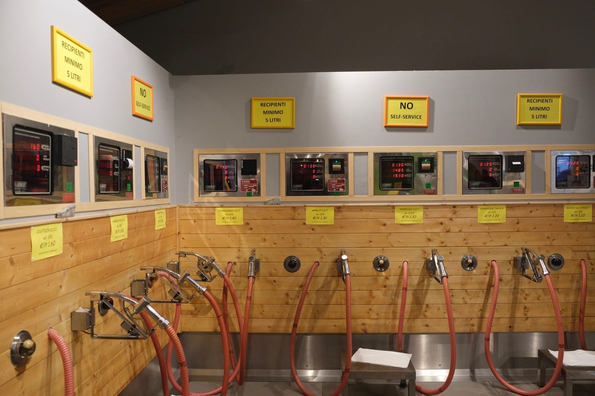 Bulk wines are still in service at the Bardolino cooperative Bulk wines are still in service at the Bardolino cooperative