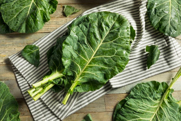 Raw Green Organic Collard Greens Raw Green Organic Collard Greens Ready to Cook kales stock pictures, royalty-free photos & images