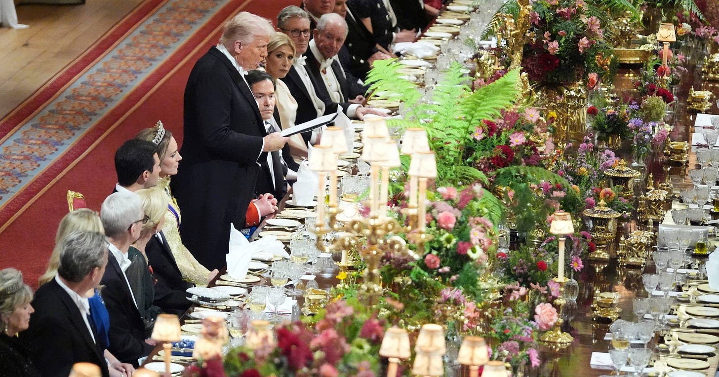Trump tratado como um 'rei' no banquete em Windsor (e não faltou um toque  português) - SIC Notícias