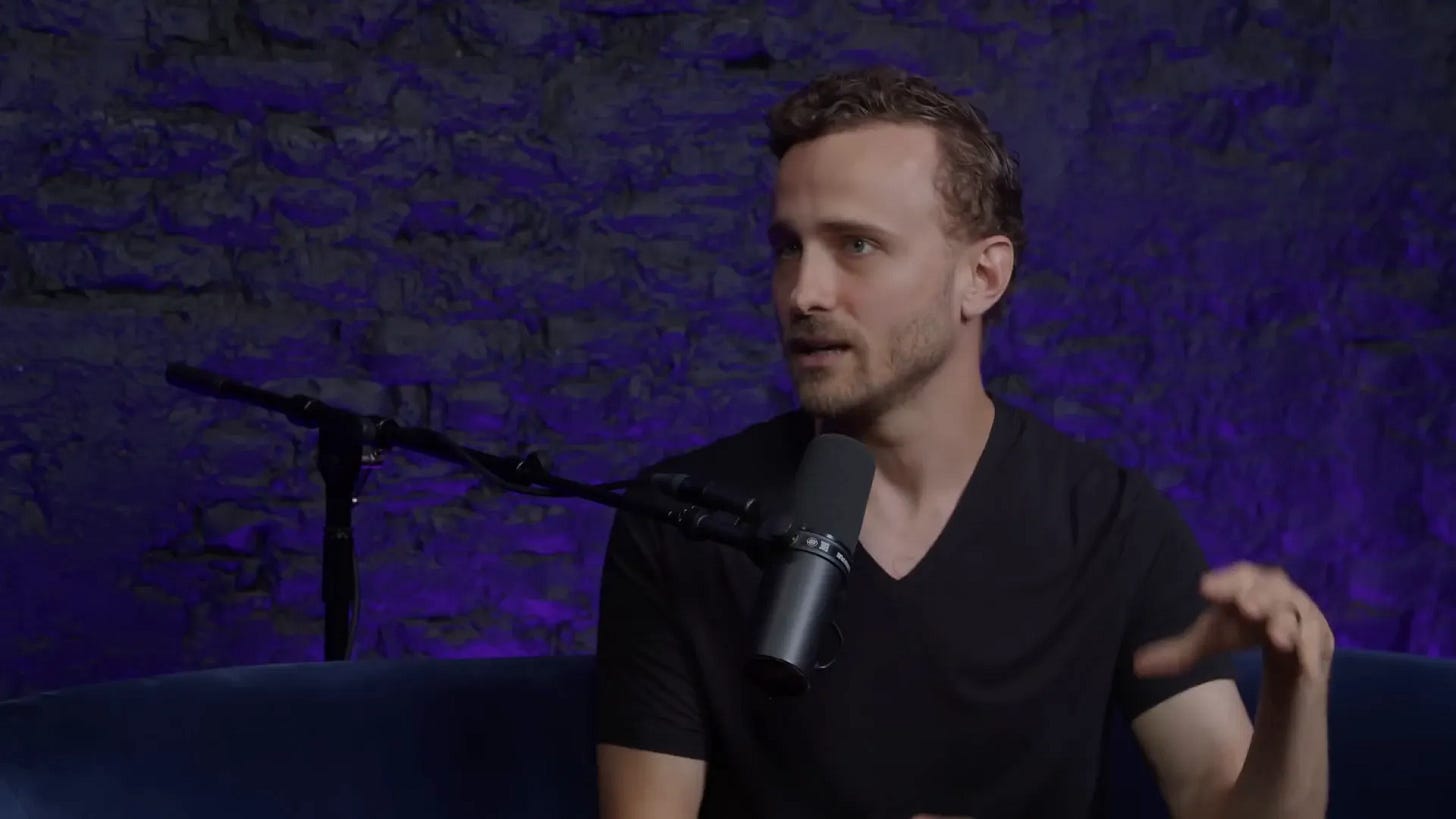 Sam expliquant comment corriger le tir sur le calendrier Sam expliquant comment corriger le tir sur le calendrier