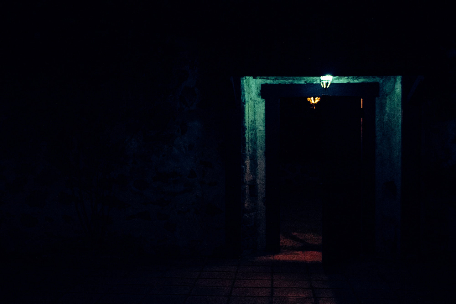Haskell programmer attempts to live without side effects, found asphyxiated in black box Haskell programmer attempts to live without side effects, found asphyxiated in black box