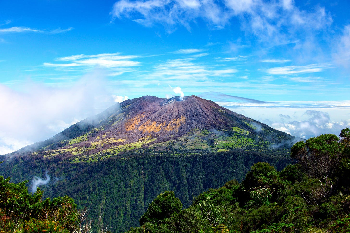 Turrialba Volcano Hike - Explornatura