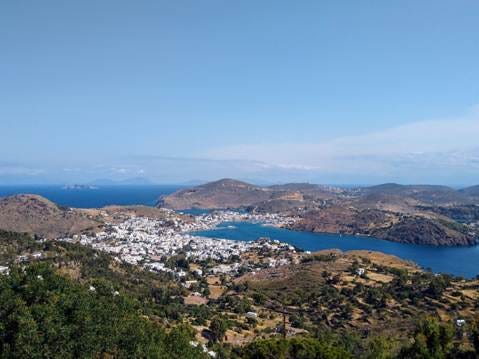 A city next to a body of water
AI-generated content may be incorrect. A city next to a body of water
AI-generated content may be incorrect.