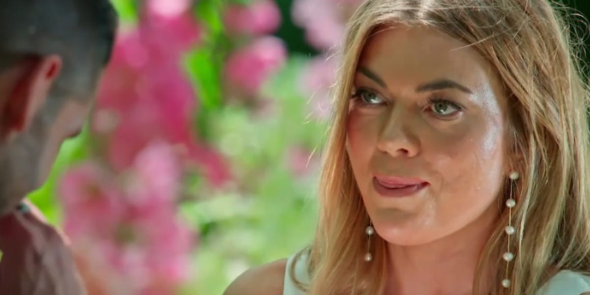 JAcqui looks at Ryan at MAFS final vows.