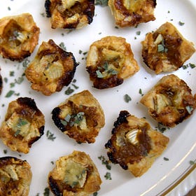 Pumpkin Pie Baked Brie Bites & Gewürztraminer