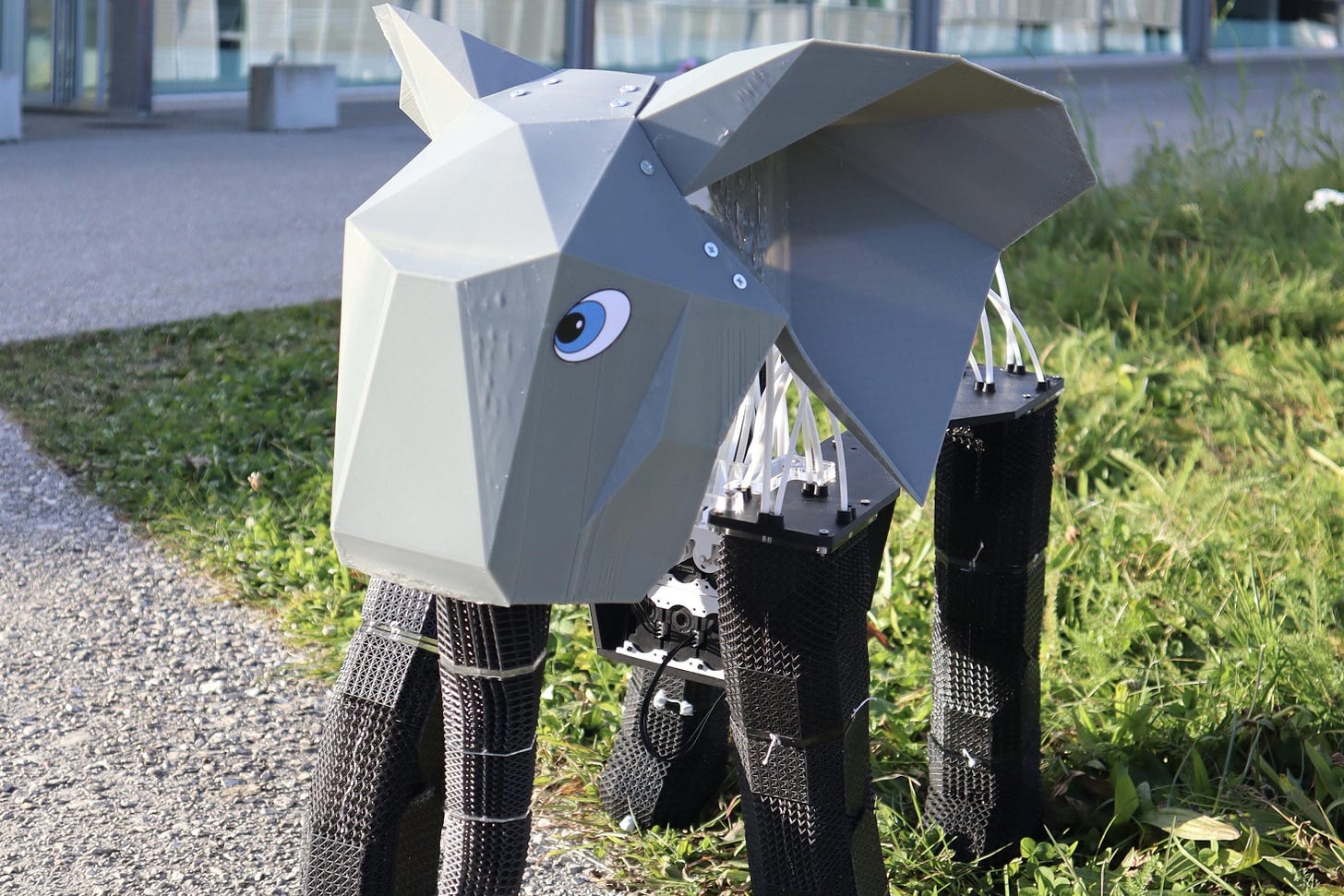 A robo-elephant