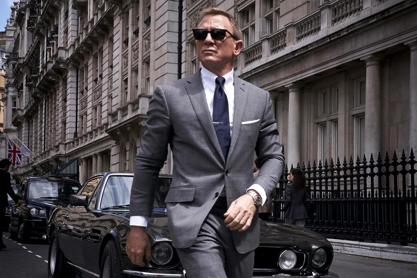 Daniel Craig and &#39;No Time To Die&#39; Cast Pose in NYC Ahead of Film&#39;s Debut |  PEOPLE.com