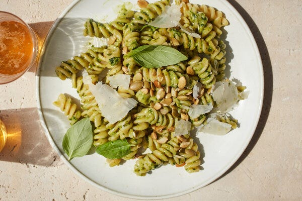 Creamy Avocado Pesto Pasta