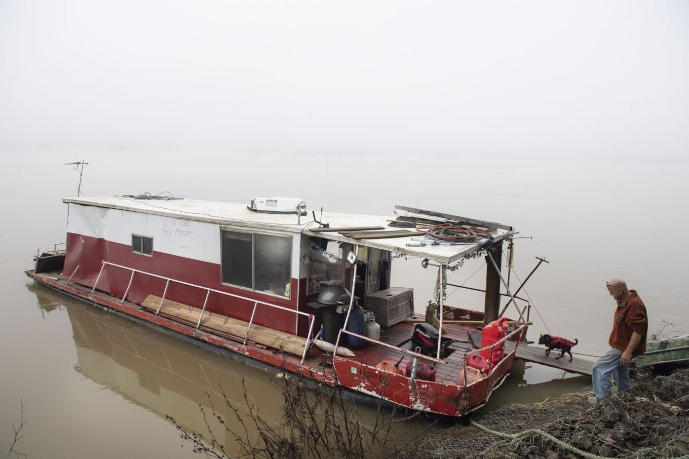 Photos: Wisconsin man greeted with king cake during stop in New Orleans on Mississippi River trek | Photos | theadvocate.com Photos: Wisconsin man greeted with king cake during stop in New Orleans on Mississippi River trek | Photos | theadvocate.com