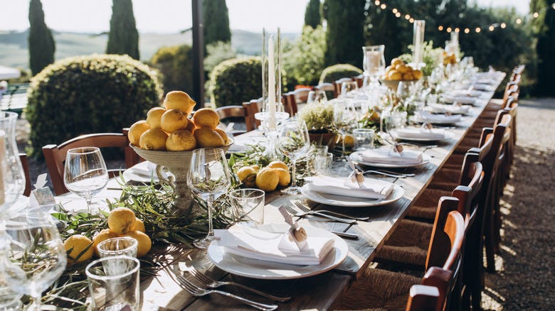 Table Setting Rules You Should And Shouldn't Follow