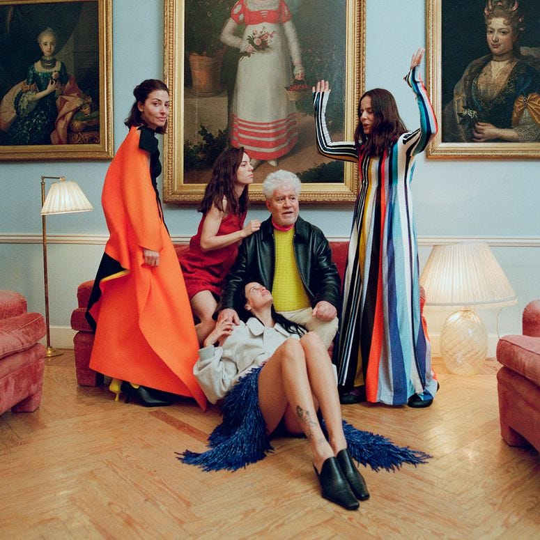 Amarga Navidad': tráiler, estreno, reparto, sinopsis, reacciones y todo  sobre la nueva película de Pedro Almodóvar | Vogue España