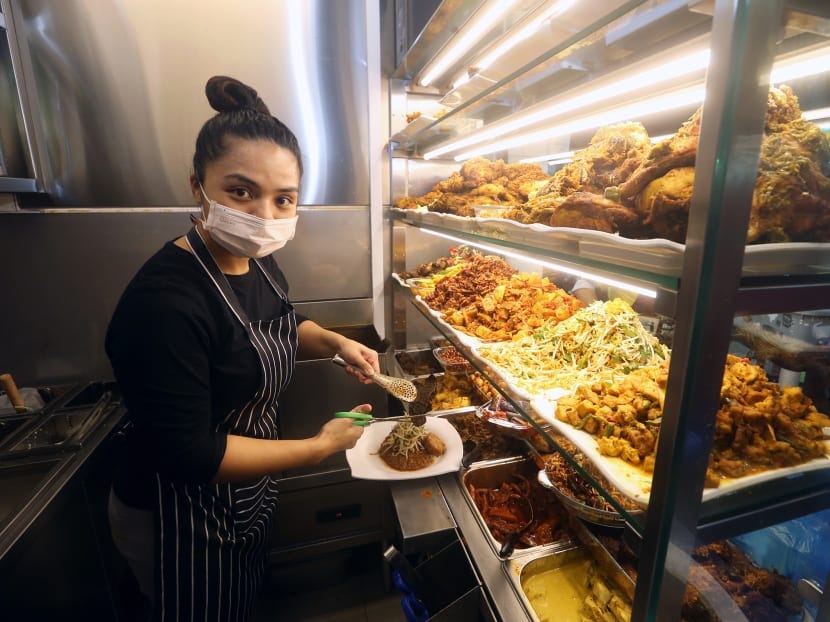 4th generation hawker, former banker lauded for their entrepreneurial  spirit at inaugural Singapore Hawkers Awards - TODAY