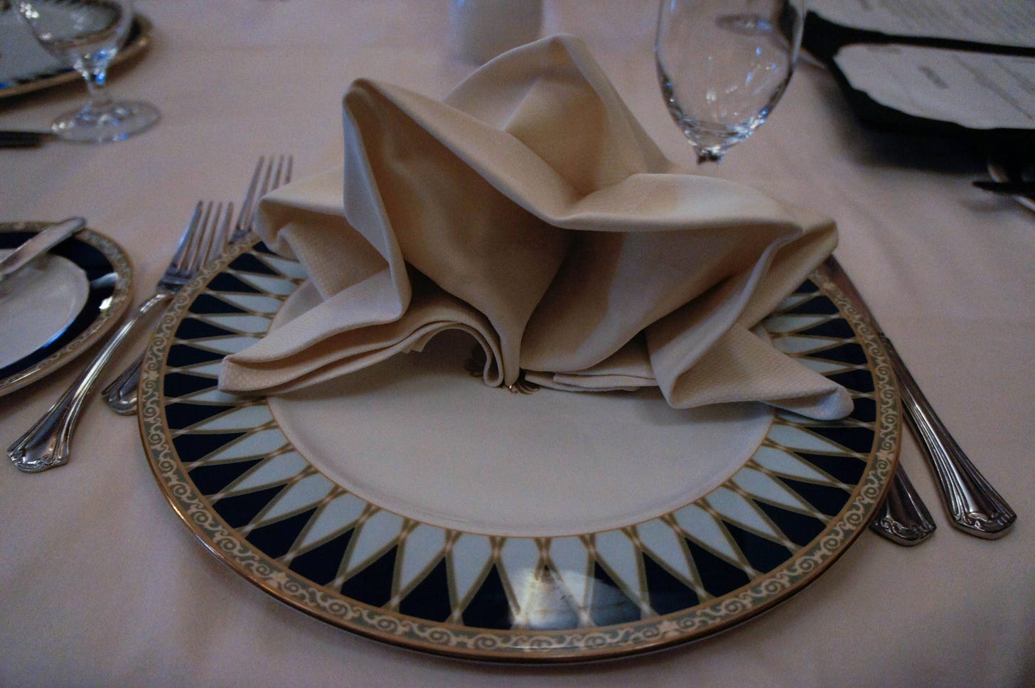 celebrated-birthday-exclusive-Disneyland-I-made-small-photo-journal-earheads-Disney-fans-to-see-Inside-Look-Club-33