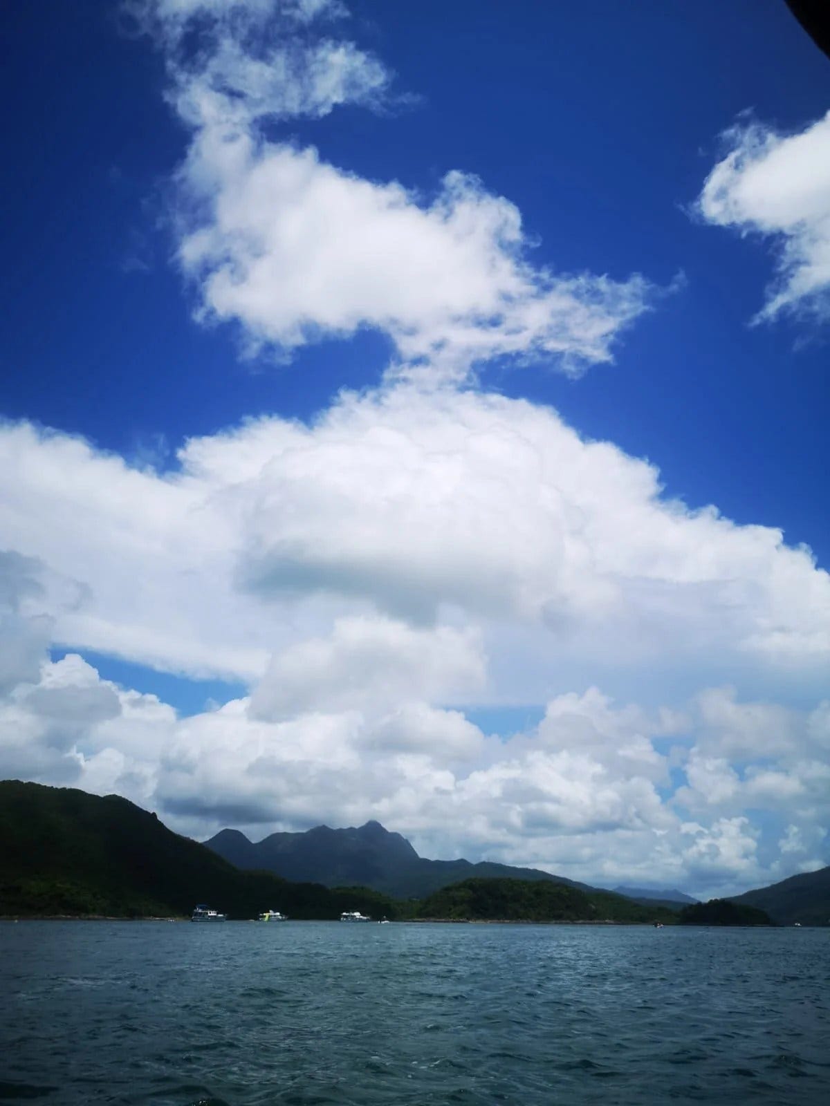 Views on views when you wake surf or wakeboard in Sai Kung, Hong Kong! Views on views when you wake surf or wakeboard in Sai Kung, Hong Kong!