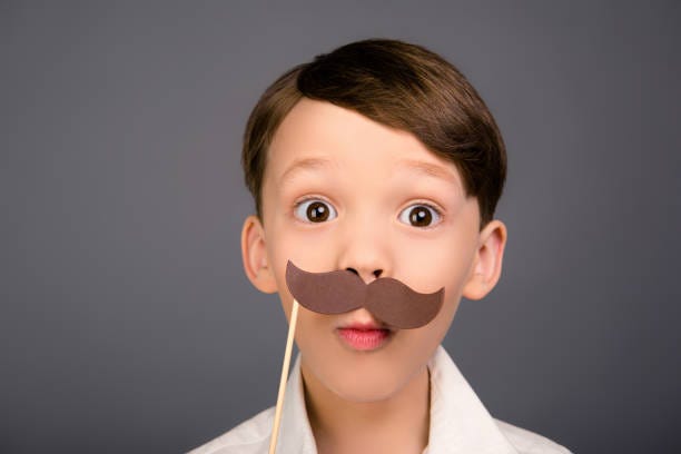 21 300+ Enfant Moustache Photos, taleaux et images libre de droits - iStock  | Enfant adulte, Enfant vieux, Bébé