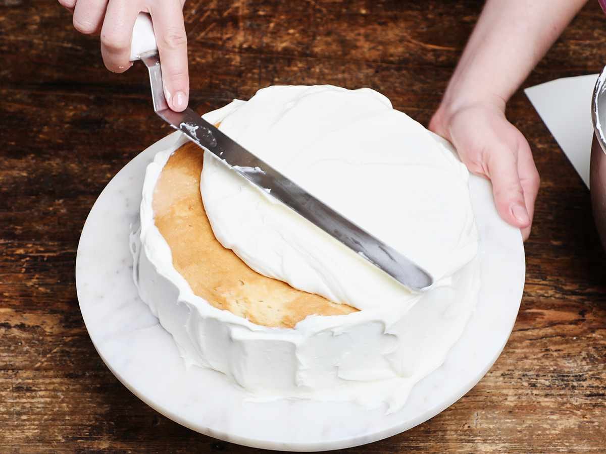 Frosting Top of Tres Leches Cake