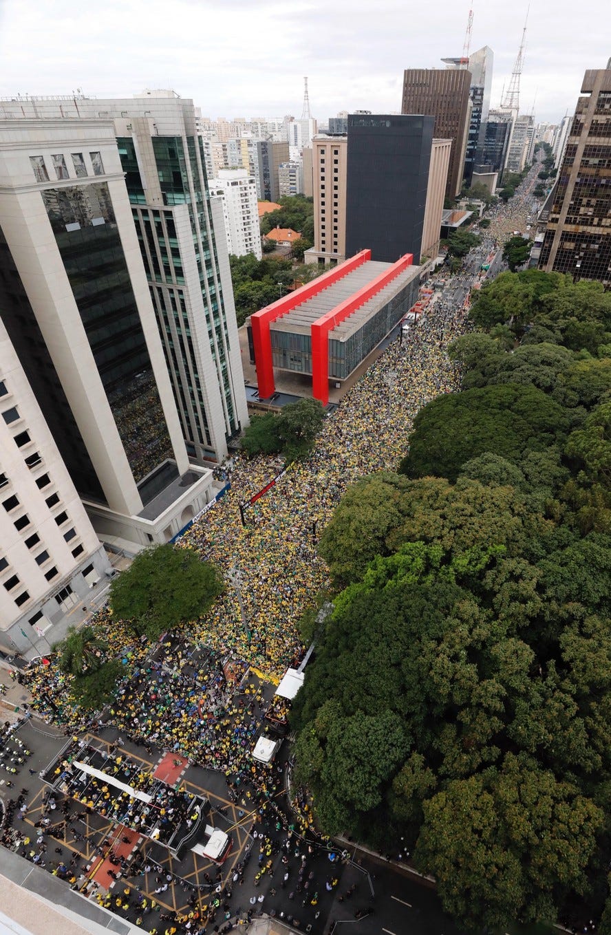 Ato de Bolsonaro reúne 44,9 mil na Avenida Paulista, calcula pesquisa da USP Ato de Bolsonaro reúne 44,9 mil na Avenida Paulista, calcula pesquisa da USP