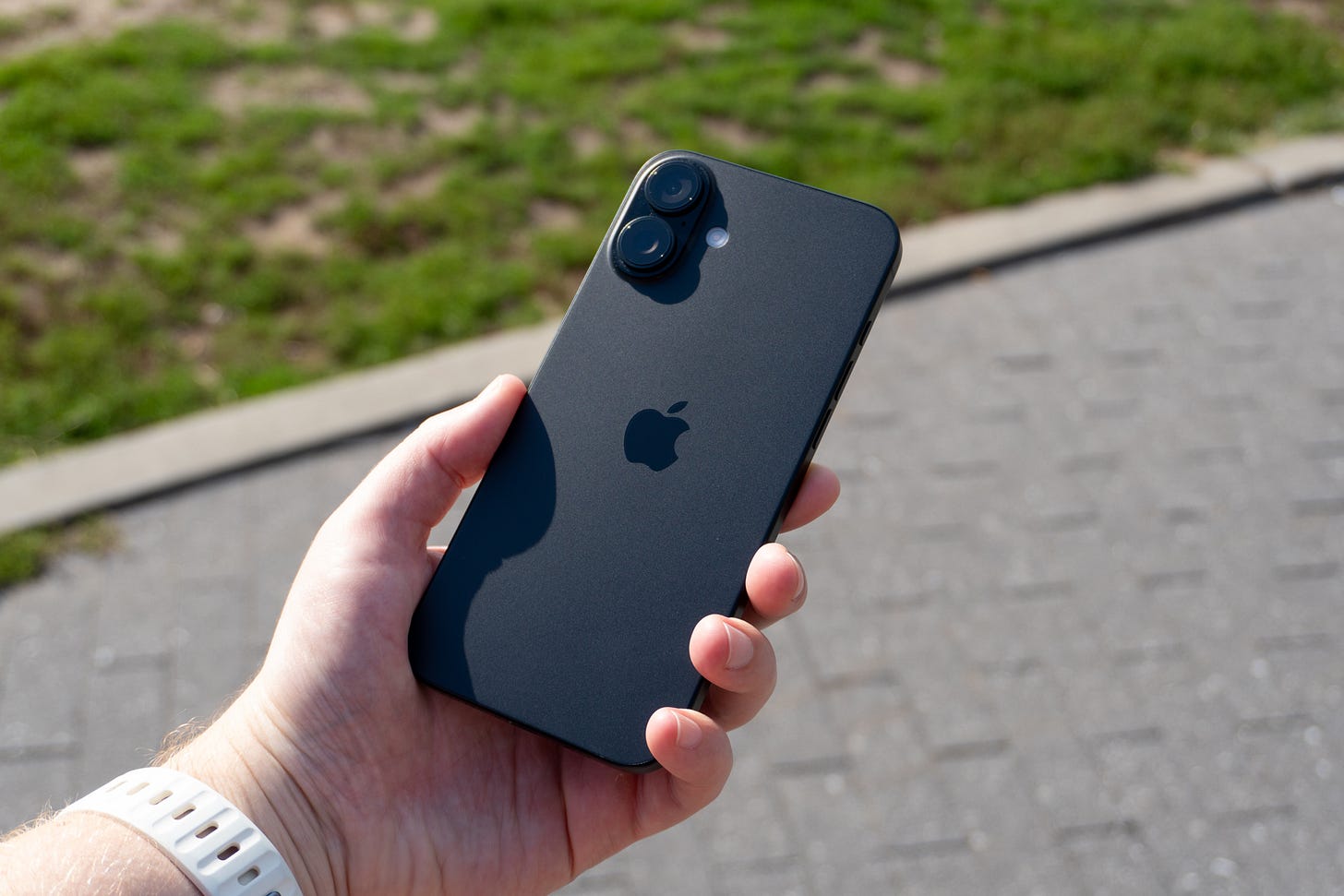 iPhone 16 Plus back, iPhone 17 Air rumors iPhone 16 Plus back, iPhone 17 Air rumors