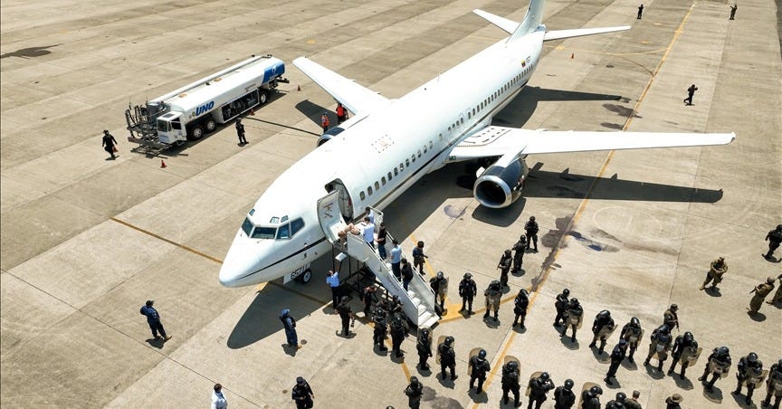 Over 200 prisoners released in major US-Venezuela prisoner swap Over 200 prisoners released in major US-Venezuela prisoner swap