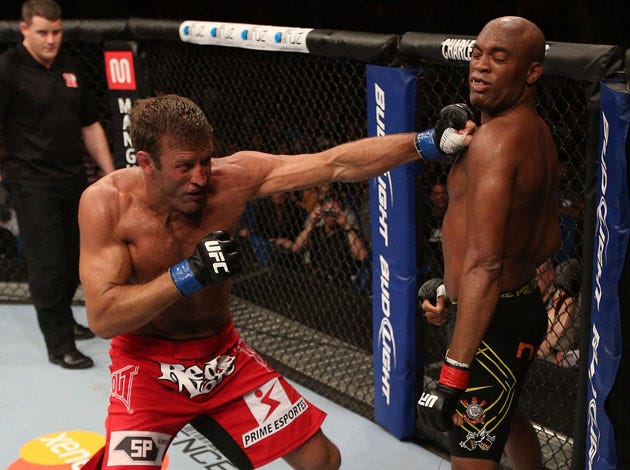 This wasn't the first time Anderson Silva dropped his hands and clowned in  the cage (Photos) - Yahoo Sports