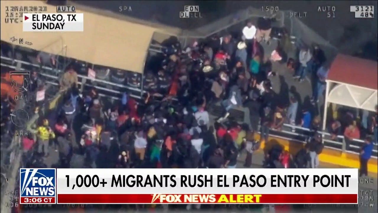 Video shows more than 1,000 migrants rush El Paso border entry point | Fox News Video
