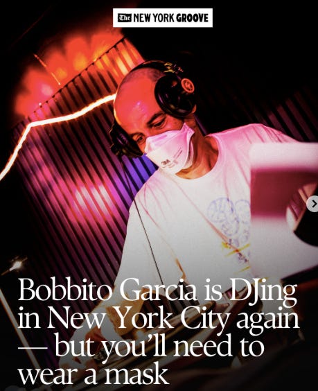 Photo d'un DJ avec un casque sur les oreilles et un masque FFP2 de la marque 3M aura. En blanc le titre: Bobbito Garcia is DJing in New York City again, but you'll need to wear a mask.