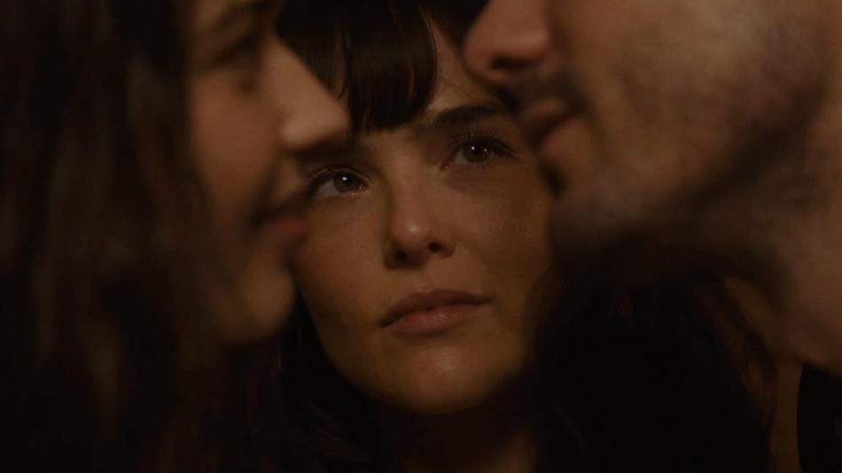 The Threesome' Review: Zoey Deutch Rom-Com With Complications