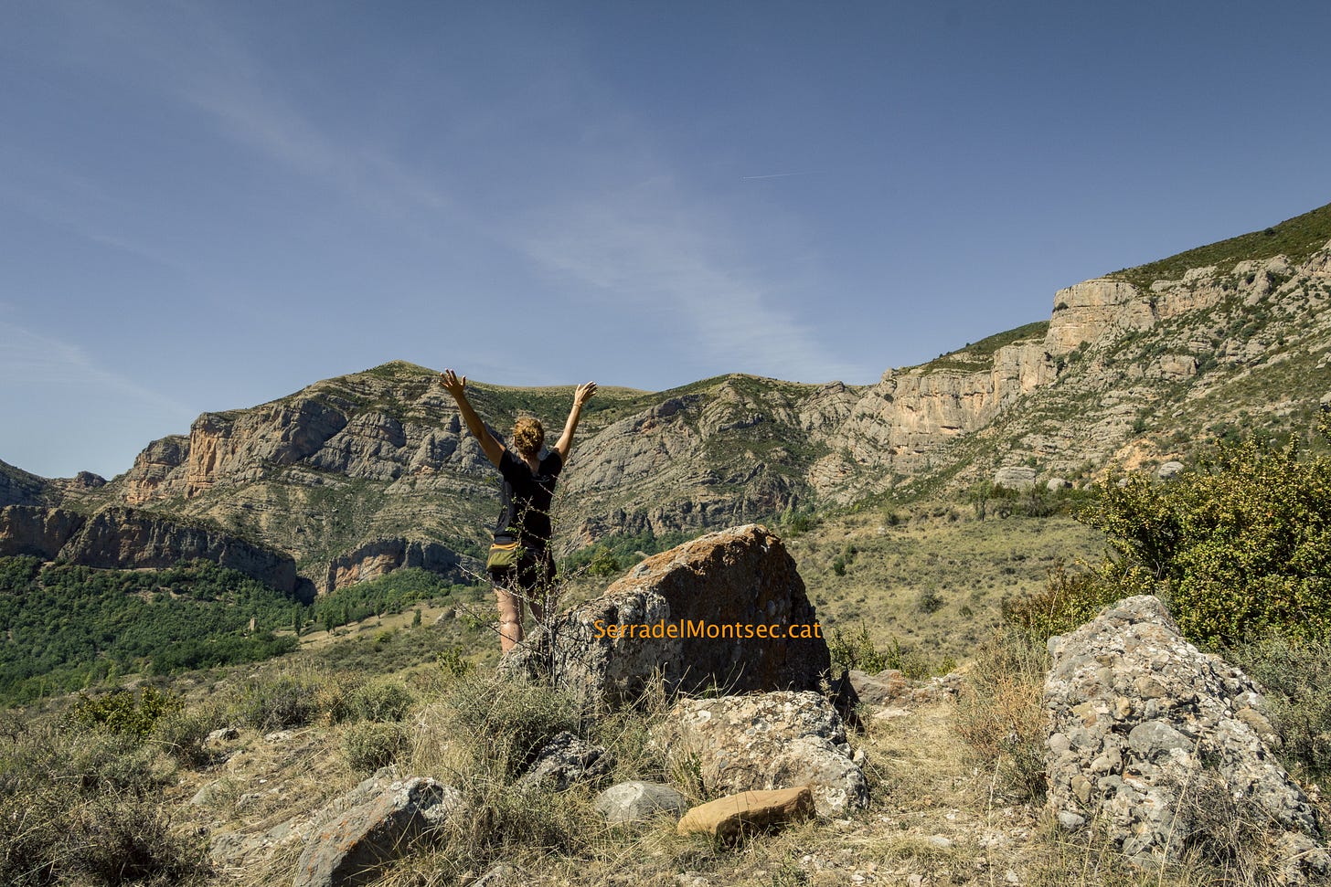 Restes de un dels dòlmens de Soperuny als peus de la Serra del Cis. Soperuny, Cornudella de Valira. Areny de Noguera, Ribagorça d’Osca. La Terreta o Clotada d’Areny. Aragó. Restes de un dels dòlmens de Soperuny als peus de la Serra del Cis. Soperuny, Cornudella de Valira. Areny de Noguera, Ribagorça d’Osca. La Terreta o Clotada d’Areny. Aragó.