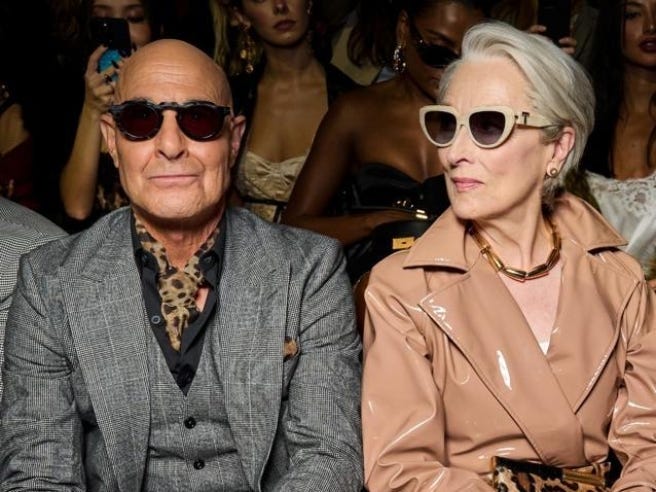 Il Diavolo veste Prada 2», Blunt, Streep, Tucci e Hathaway: Milano sembra  Hollywood | Corriere.it