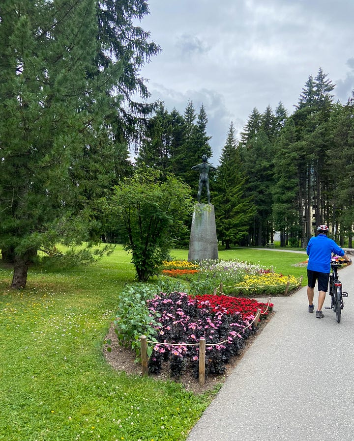 Pictures of park next to the conference center in Davos