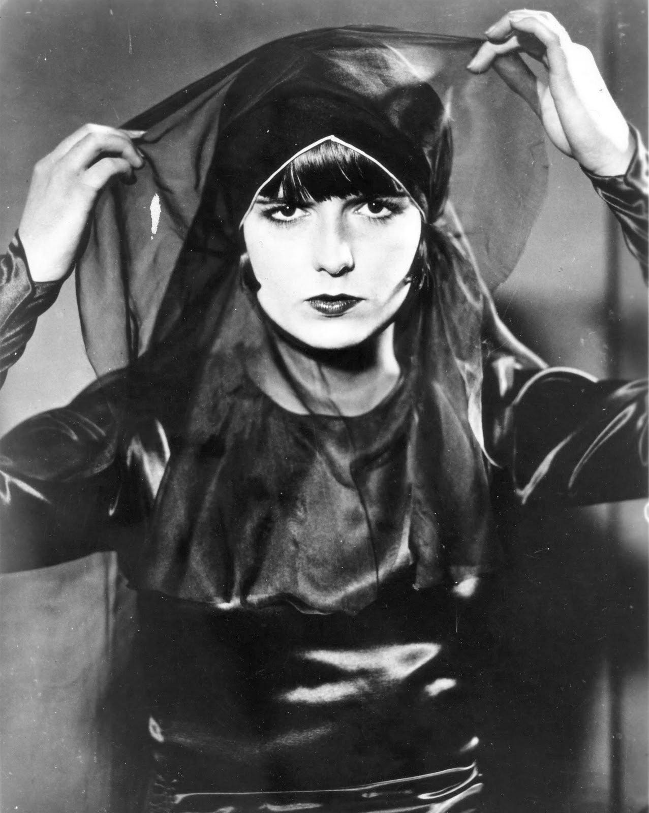 Louise_Brooks_in_Pandora's_Box.jpg (1277×1600)