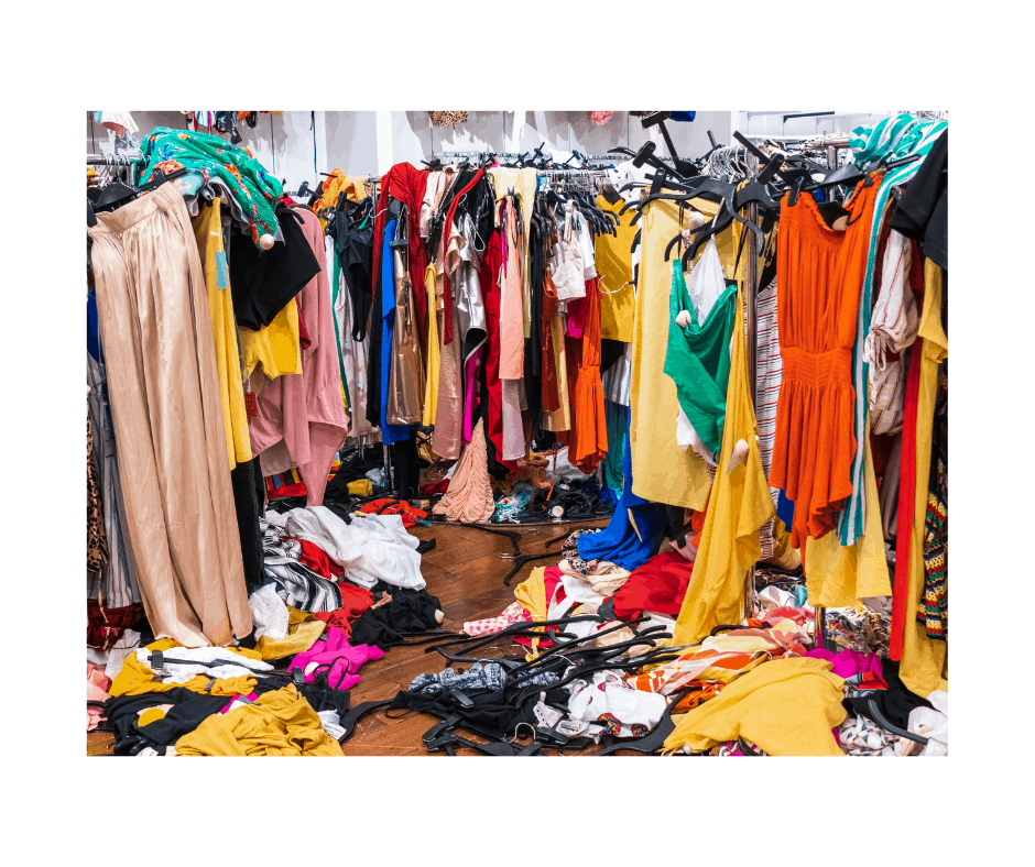Fast Fashion vs Slow Fashion: 10 Key Differences - Minimalism Made Simple