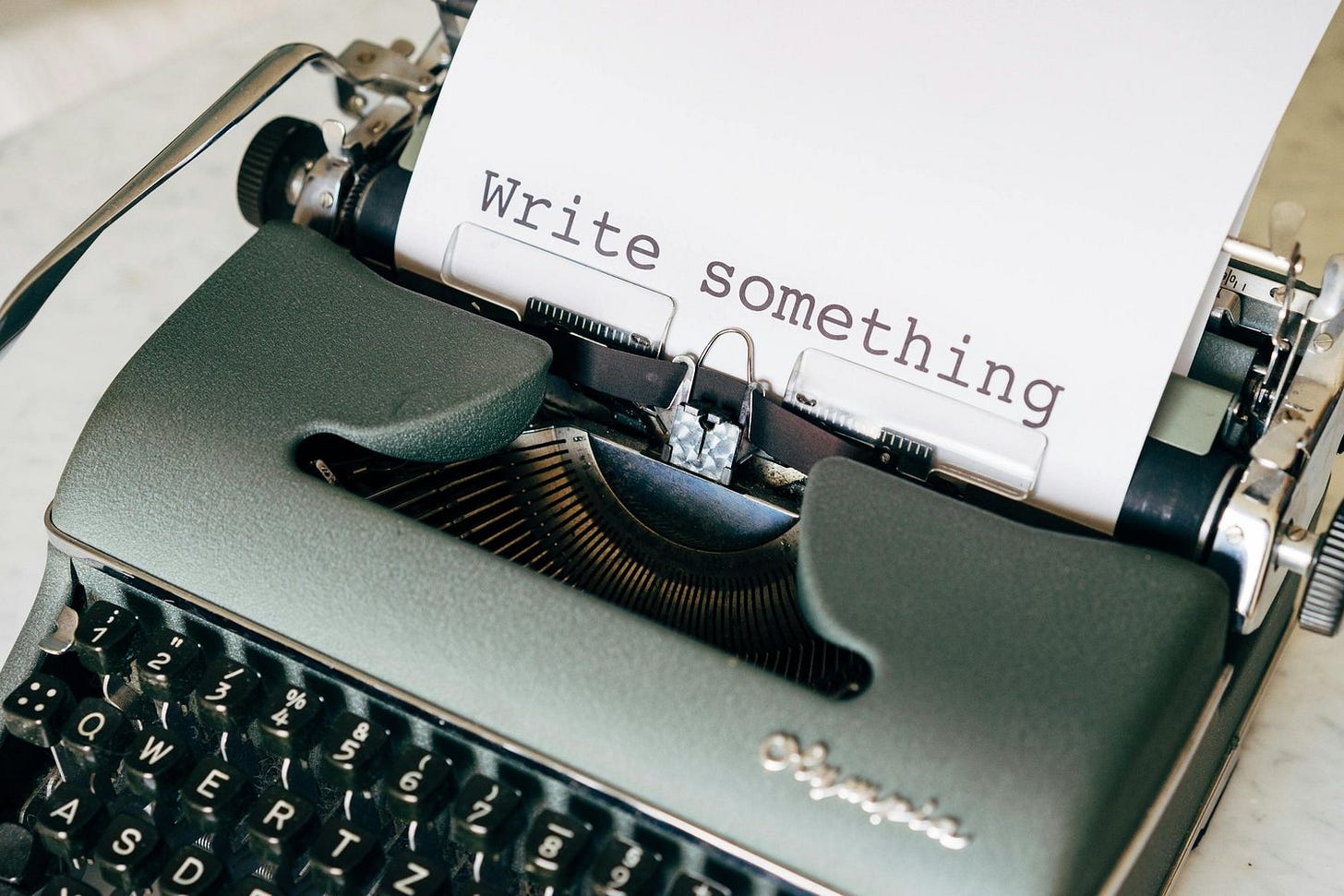 typewriter4.jpg typewriter4.jpg