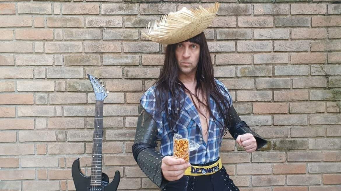 Detonator traz versão metal de clássicos juninos em novo álbum "Arraiá do  Metal" | Wikimetal