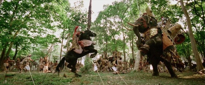 War elephant battle in India – Alexander’s forces clashing with war elephants in the Indian campaign from Alexander Revisited: The Final Cut. Note: Still shown is promotional and not taken directly from the 4K UHD.
